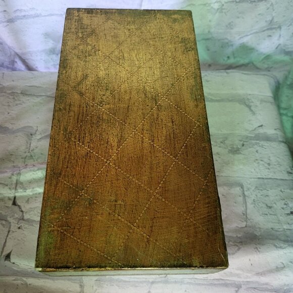 Vintage Tissue Box Cover in Green and Gold - Picture 2 of 5